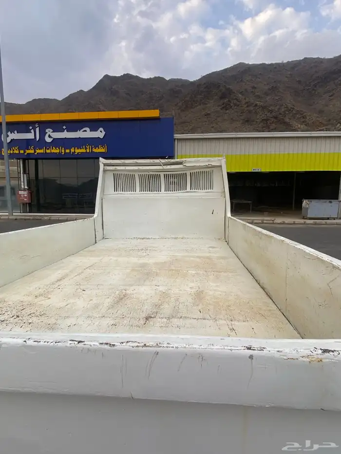 قلاب ديهاتسو موديل 82 للبيع 2