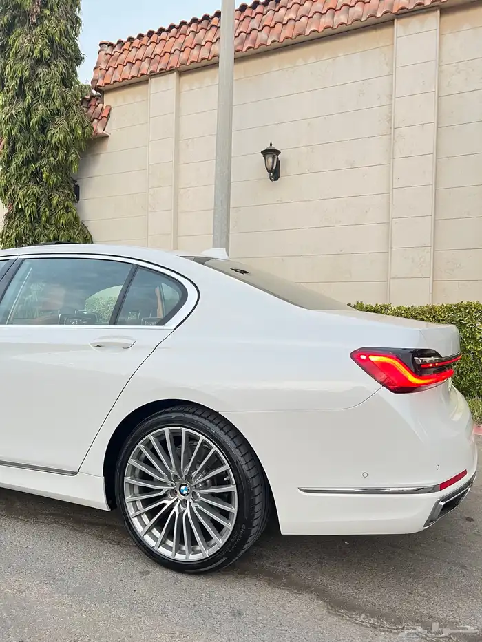 بي ام 730 Li للبيع في قمة النظافه 41