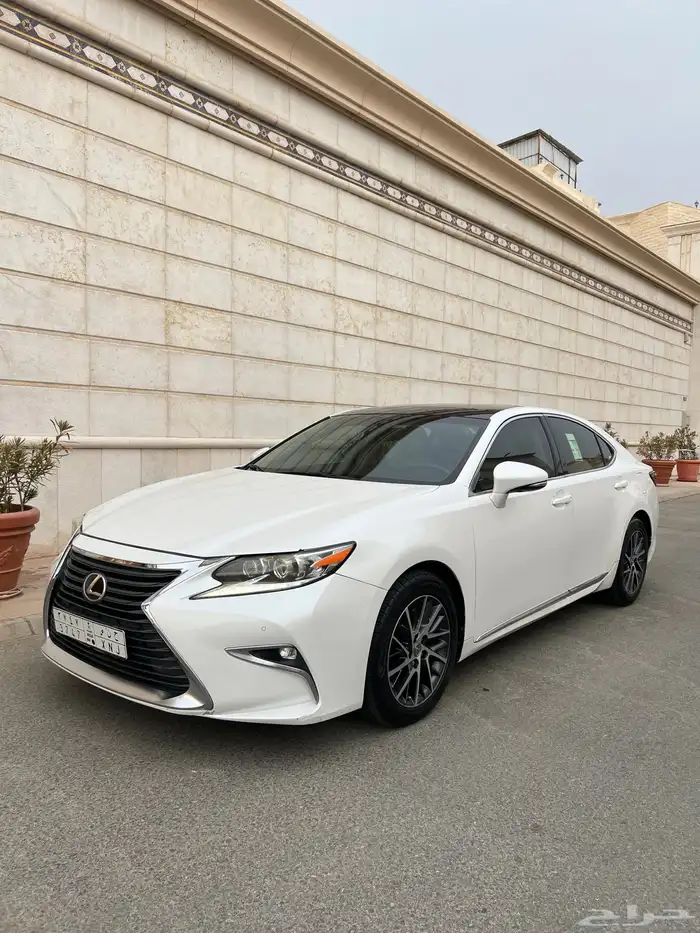 للبيع لكزس ES 350 2017 نظيفه جدا 0