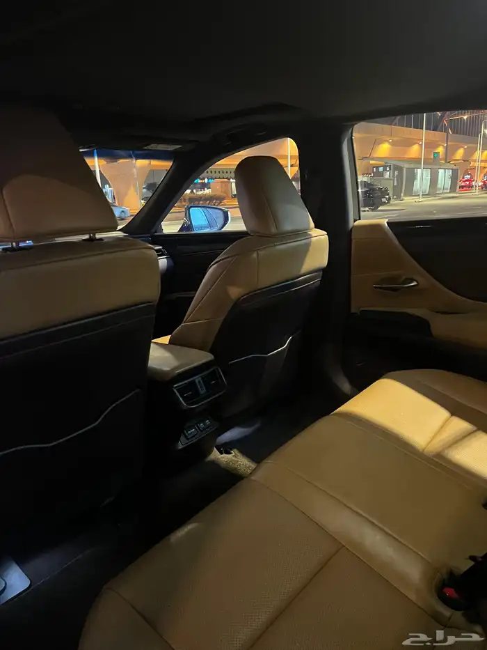 لكزس نظيفة 2019 ES300 هايبرد 6