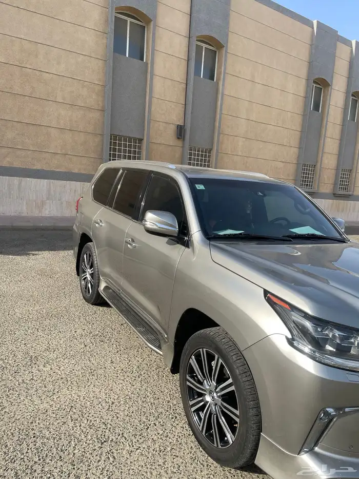 جيب لكزس Lx570 DD موديل 2016 1