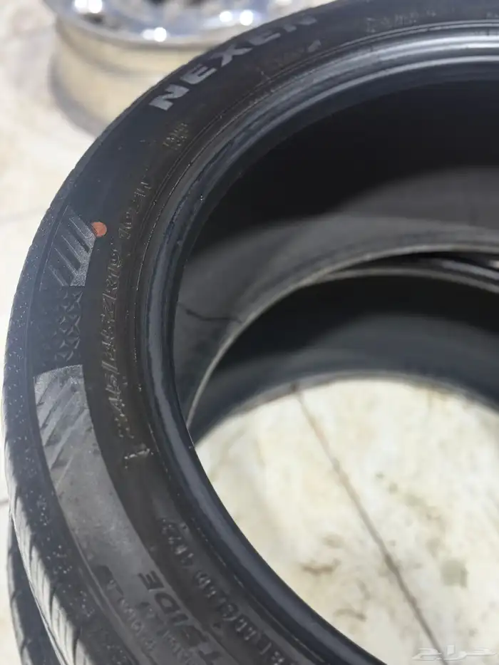 كفرات بي إم دبليووجنسس امامي وخلفي مستخدمةنضيفةجدا  275 40 19 4