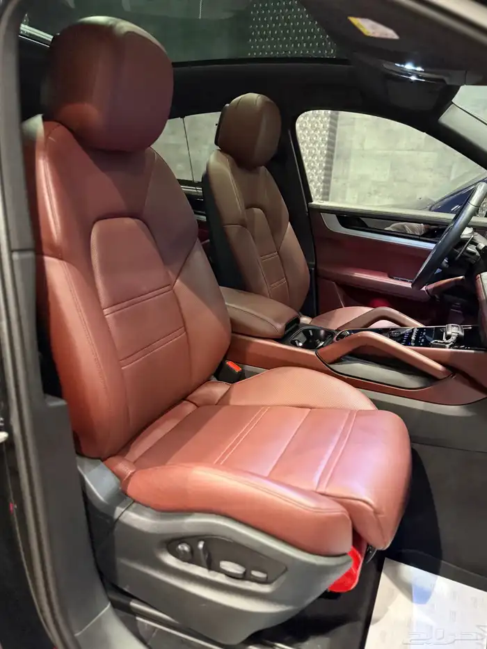 Porsche Cayenne Coupe 2024 23