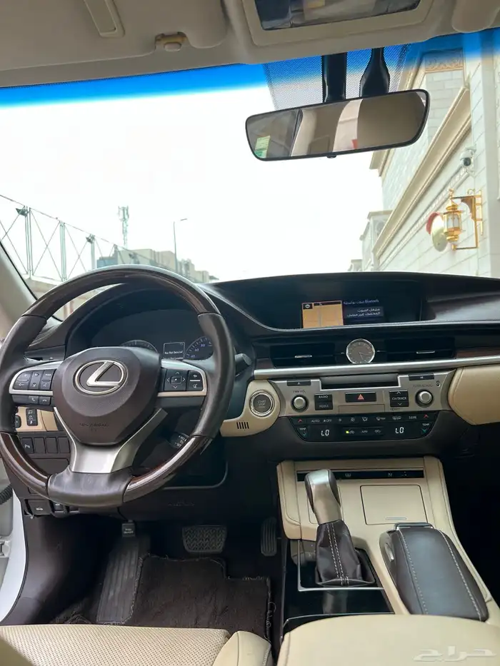 للبيع لكزس ES 350 2017 نظيفه جدا 33
