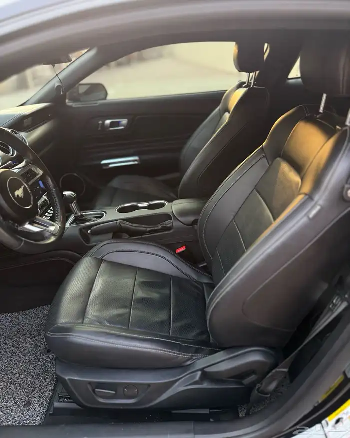 FORD MUSTANG 4 cylinder turbo 2021 8