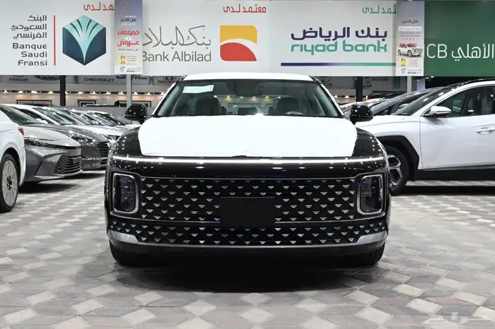 ازيرا بريميوم 2025 اسود 10