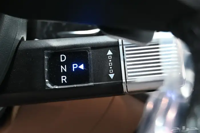 ازيرا بريميوم 2025 اسود 6