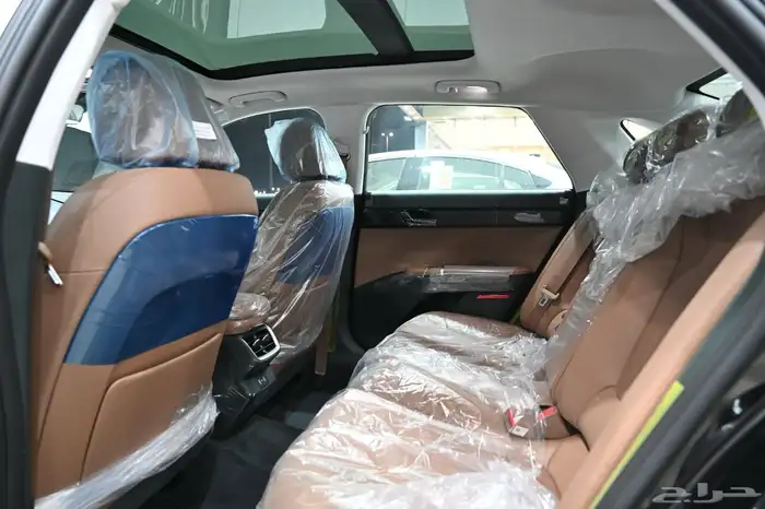 ازيرا بريميوم 2025 اسود 5