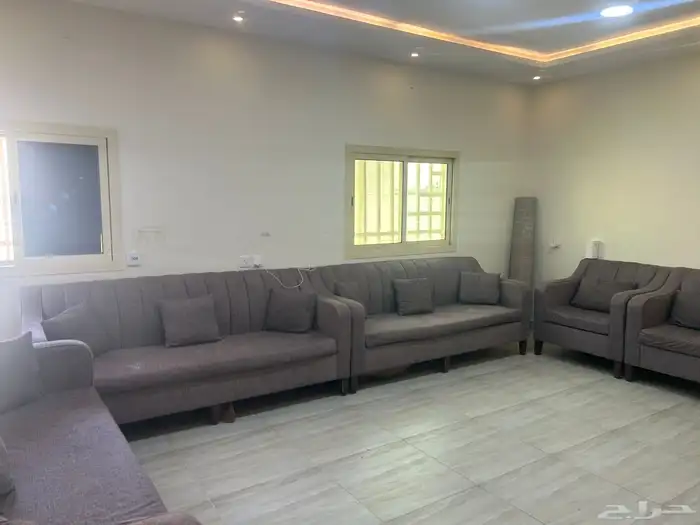 كنب كبير وشاشه 50 بوصه 0