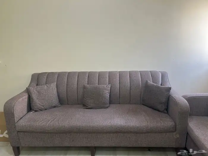 كنب كبير وشاشه 50 بوصه 3