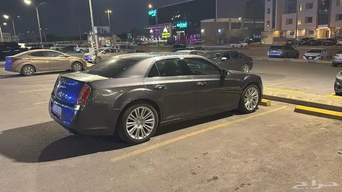 للبيع كرايسلر C300 موديل 2014 11