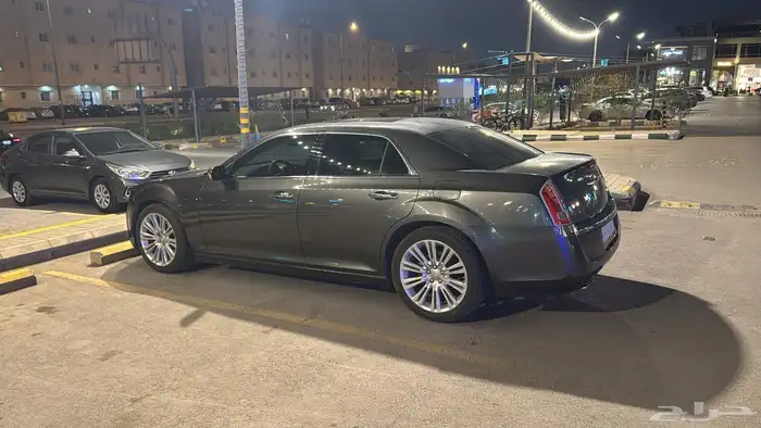 للبيع كرايسلر C300 موديل 2014 12