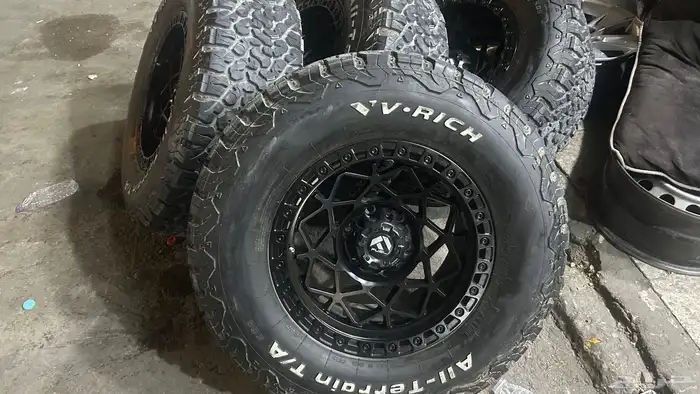 جنوط فيول وكفرات نص حجري مقاس 285 70 17 4