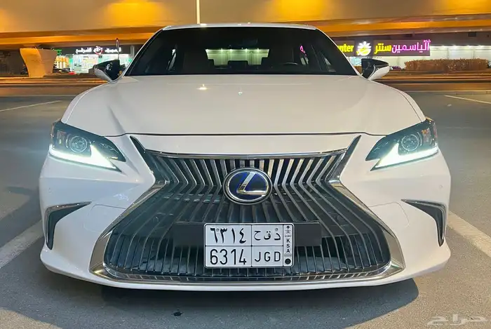 لكزس نظيفة 2019 ES300 هايبرد 0
