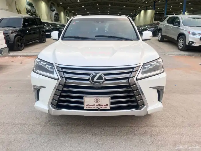 جيب لكزس LX570 موديل 2016 1