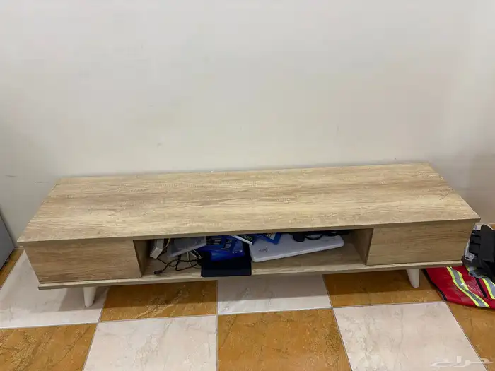 طاولة تلفزيون   تلفزيون JVC 0