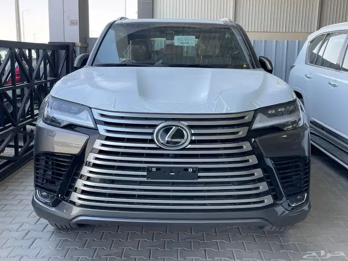 لكزس 2025 فئه BB سعودي ابيض وتيتانيوم 1