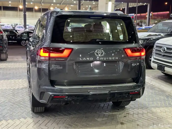تويوتا لاندكروزر الموديل2025 فل كامل رقم5 عرض خاص 5