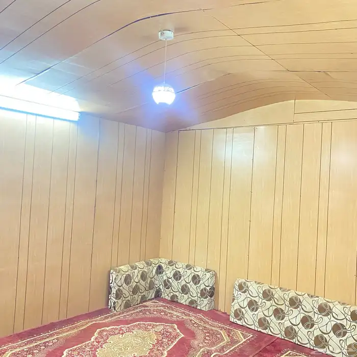 غرفه للبيع نضيفه 4