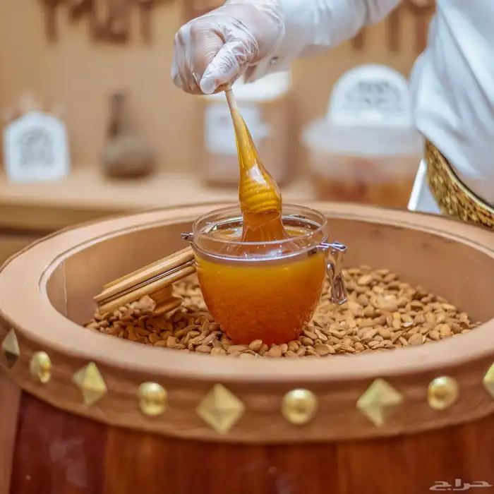 يوجد لدينا افخر وأجود أنواع العسل الملكي الضمان موجود بصفحه 0