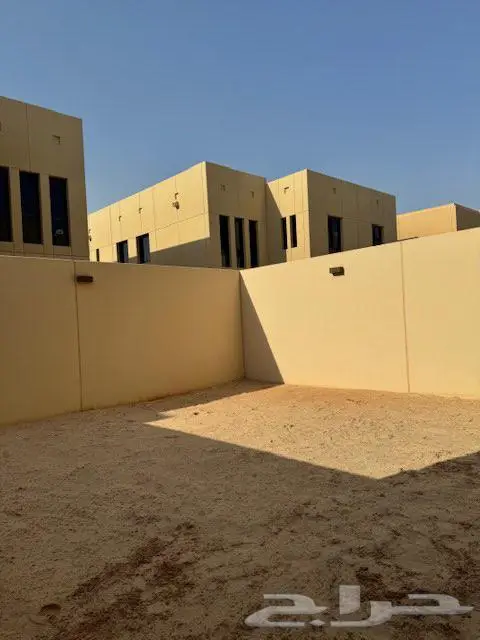 فلة للبيع 1