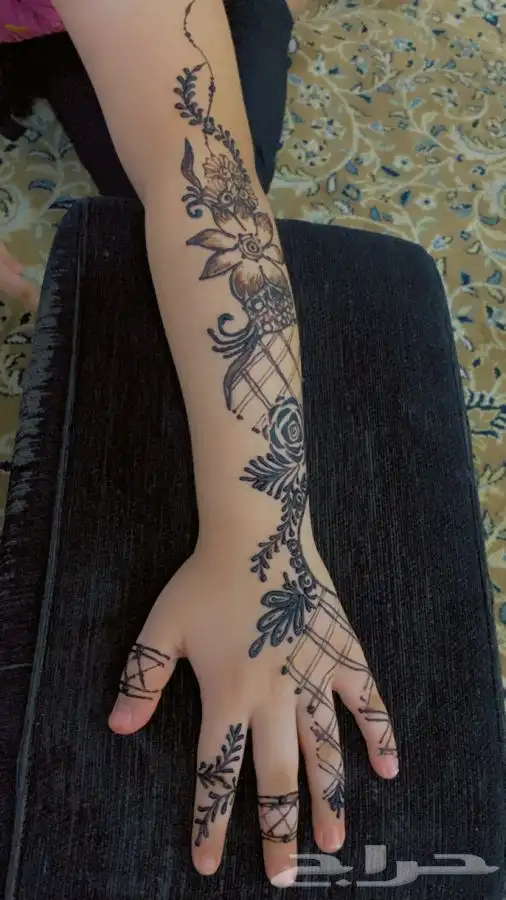 نقاشه لدي خبره من 8 سنين 0