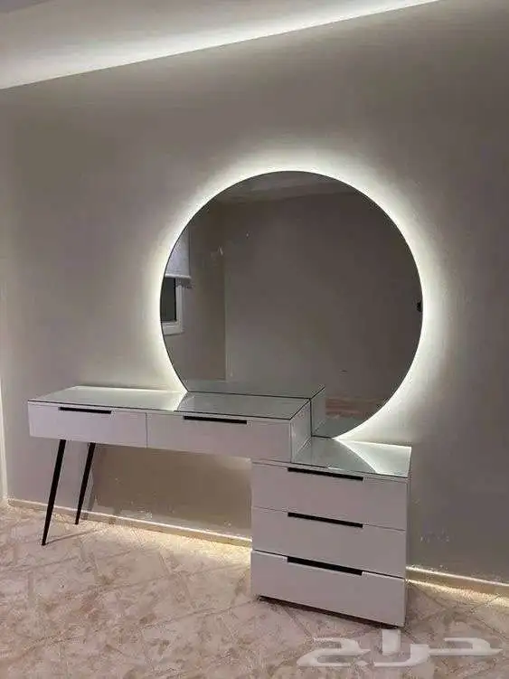 طقم طاولة مع مرايا ليد جديده 0