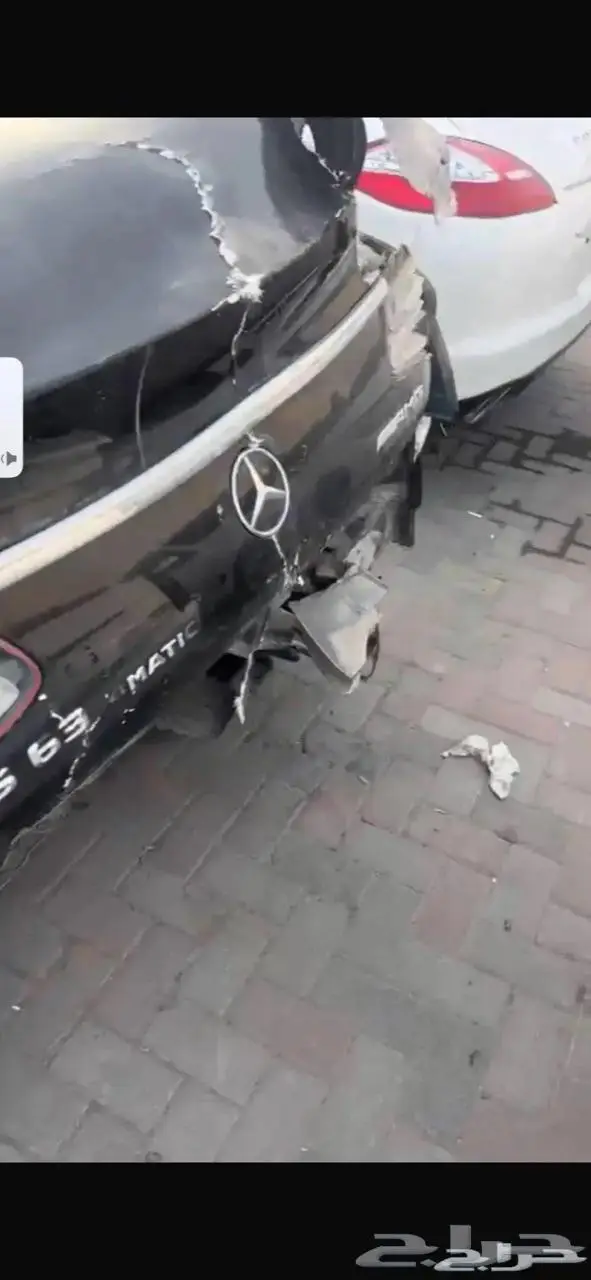 للبيع اس كوبيه مصدومه قطع غيار 2015 S63 2
