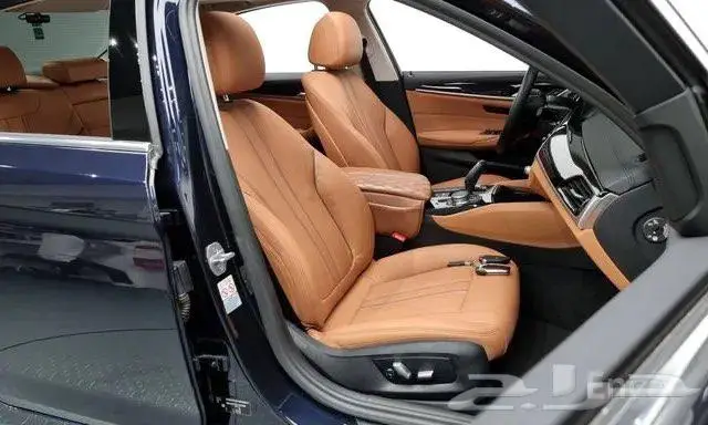 بي ام دبليو520i موديل2020 11