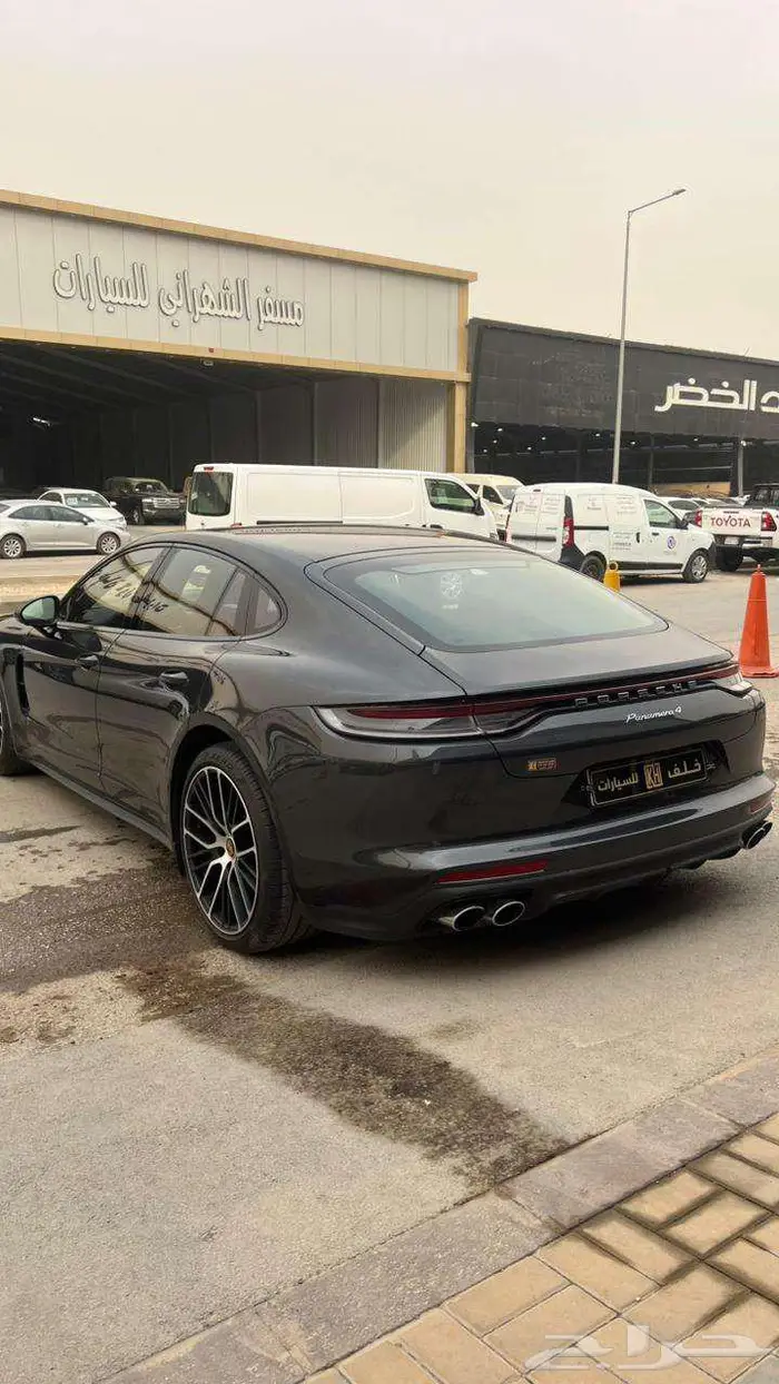 بورش باناميرا موديل 2022- معرض خلف للسيارات 5
