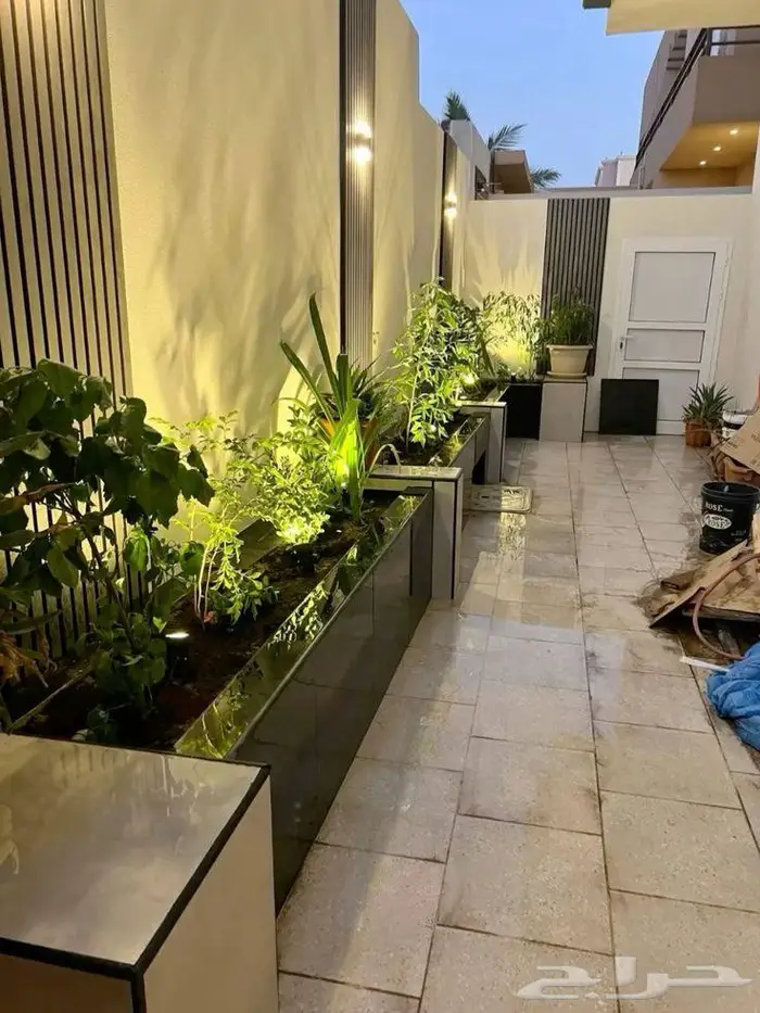 ديكورات داخلية وخارجية   مظلات   عشب صناعي   حدائق 17