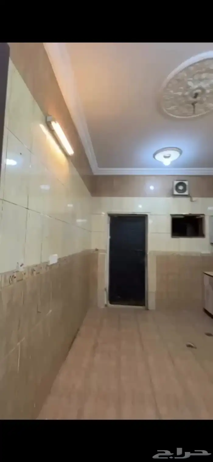 للإيجار بالكامل (معرض.عمارة) كمستوصف عيادات او سكن شركات 9
