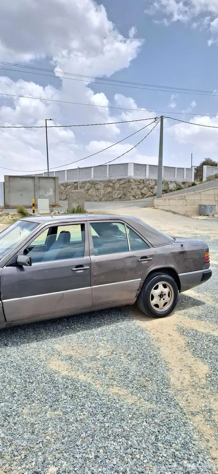 مرسيدس بنز E230 1991 12