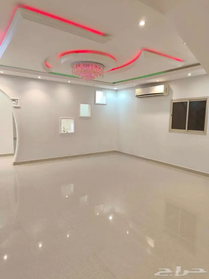 فيلا حي طويق درج صاله كبيره 14