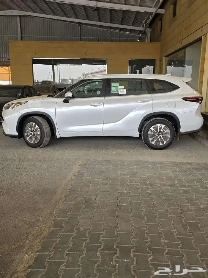 تويوتا هايلاندر GLE نص فل 2025 متوفر لدى الحسن 1