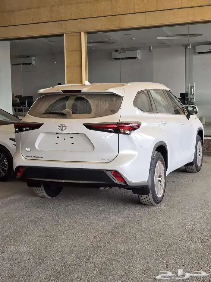 تويوتا هايلاندر GLE نص فل 2025 متوفر لدى الحسن 2