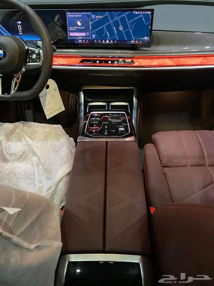 بي ام دبليو 735i 2025 ابيض داخل احمر الفئة السابعة خليجي 11