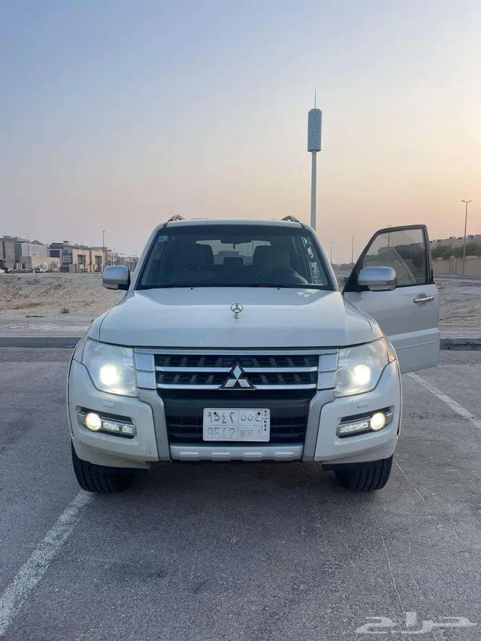 2016 3.8 Pajero Silver Package full 7
