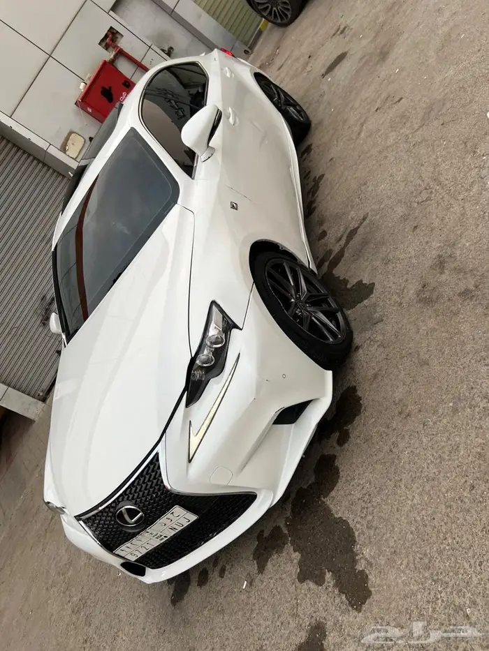 للبيع لكزس is 200t 2016 24