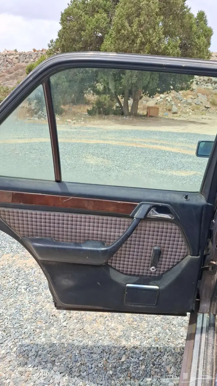 مرسيدس بنز E230 1991 4