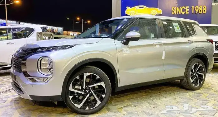ميتسوبيشي اوتلاندر 4 4 نص فل 7 راكب 2025 12