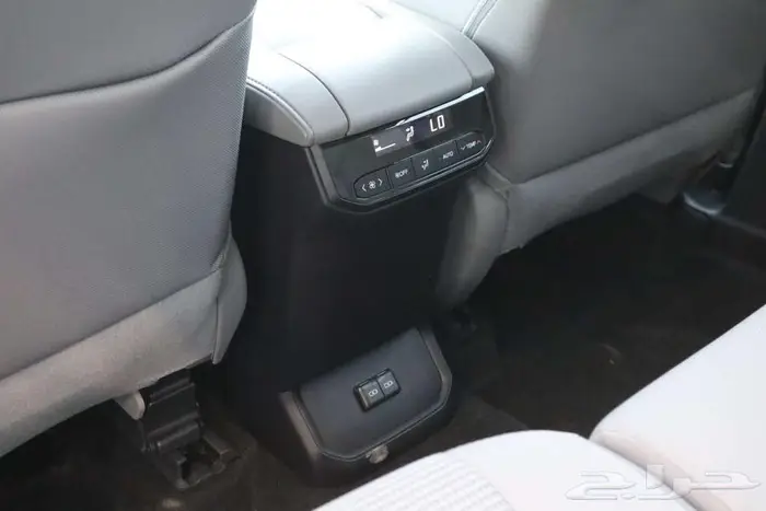 تويوتا هايلاندر GLE نص فل هايبرد 2025 مبيعات البنوك 11