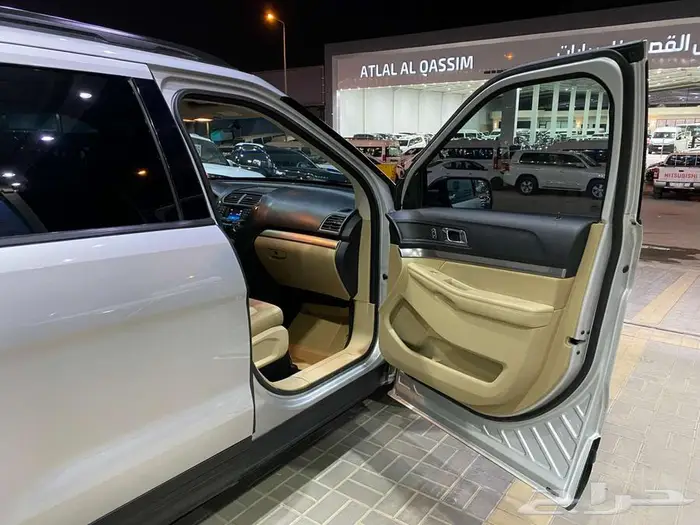 فورد اكسبلورر 2017 فضي ماشيه 166000كم 18