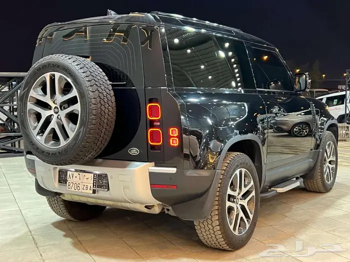 لاند روفر ديفندر V4 90 2023 كاش او اقساط 4