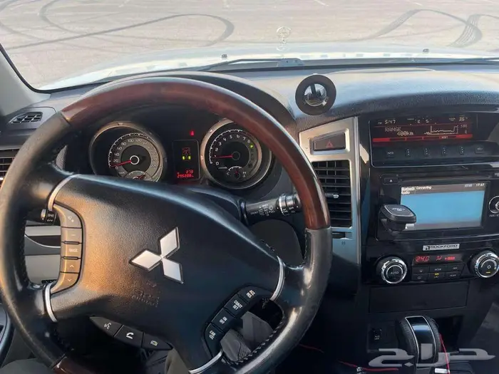 2016 3.8 Pajero Silver Package full 10