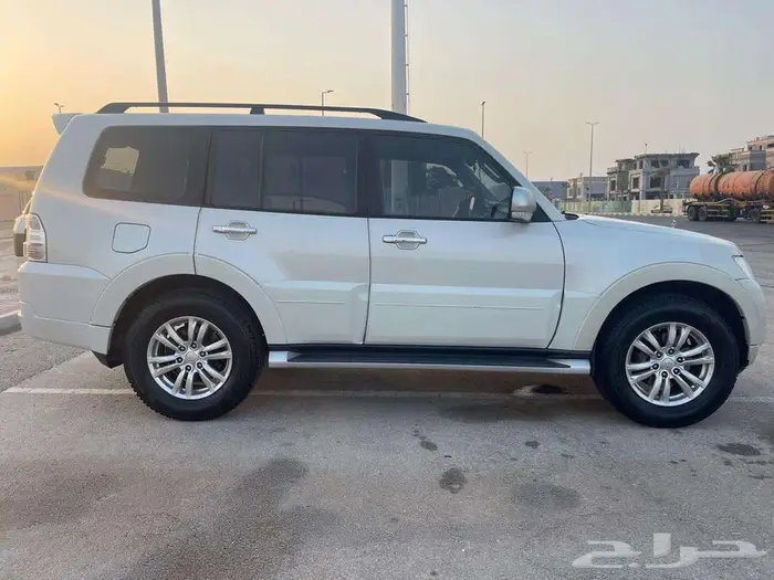 2016 3.8 Pajero Silver Package full 4