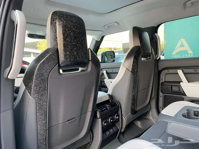 لاندروفر ديفندر اوكتا 2025 Defender OCTA Edition One 10