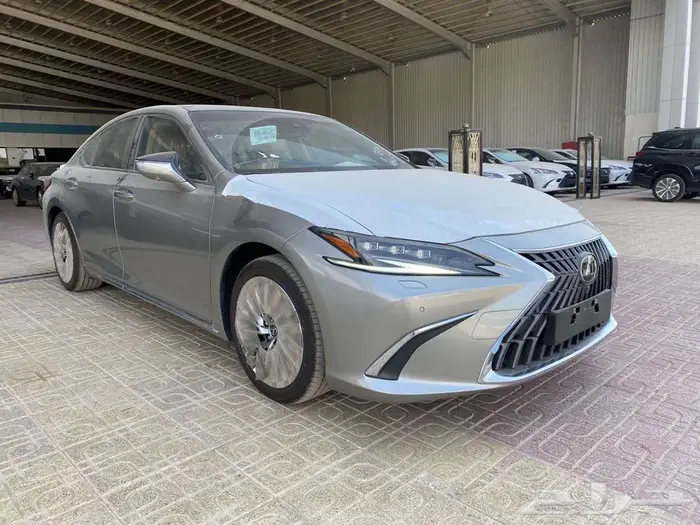 لكزس ES 350 DD فل كامل 2025 - سعودي 15
