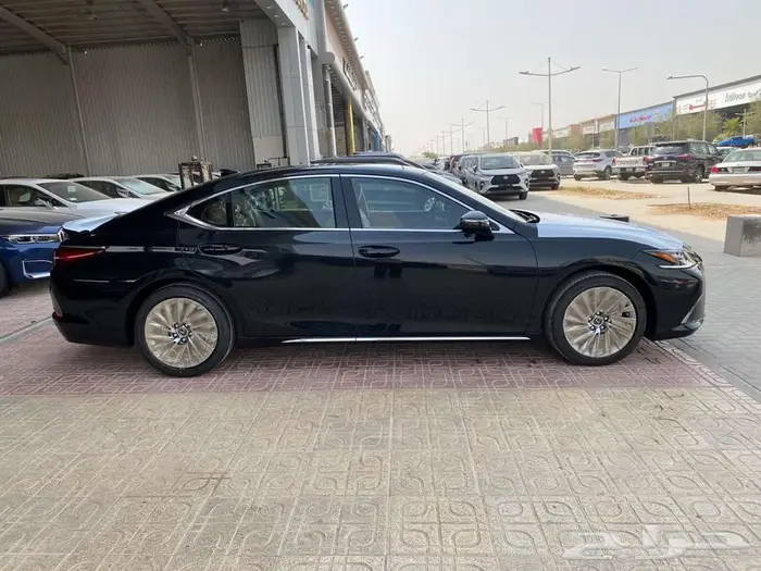 لكزس ES 350 DD فل كامل 2025 - سعودي 3