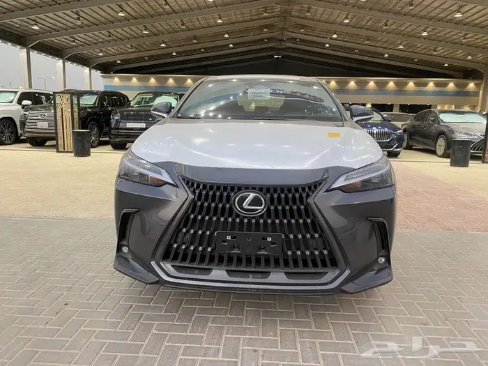 لكزس NX 350h 2025 رمادي داخلي احمر هايبرد 0